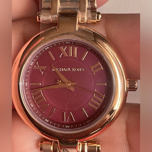 MICHAEL KORS WATCH,Michael Kors Gold Watch. - Picture 5 of 10